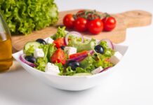 Greek salad. Photo: Freepik