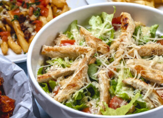 Pasta salad with chicken. Photo: Freepik