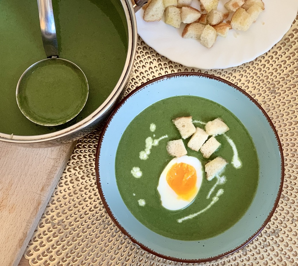 Spinach soup recipe. Photo: Andrea